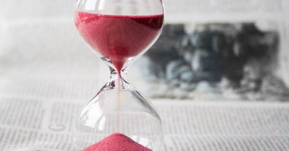 Time Management - Clear Glass with Red Sand Grainer